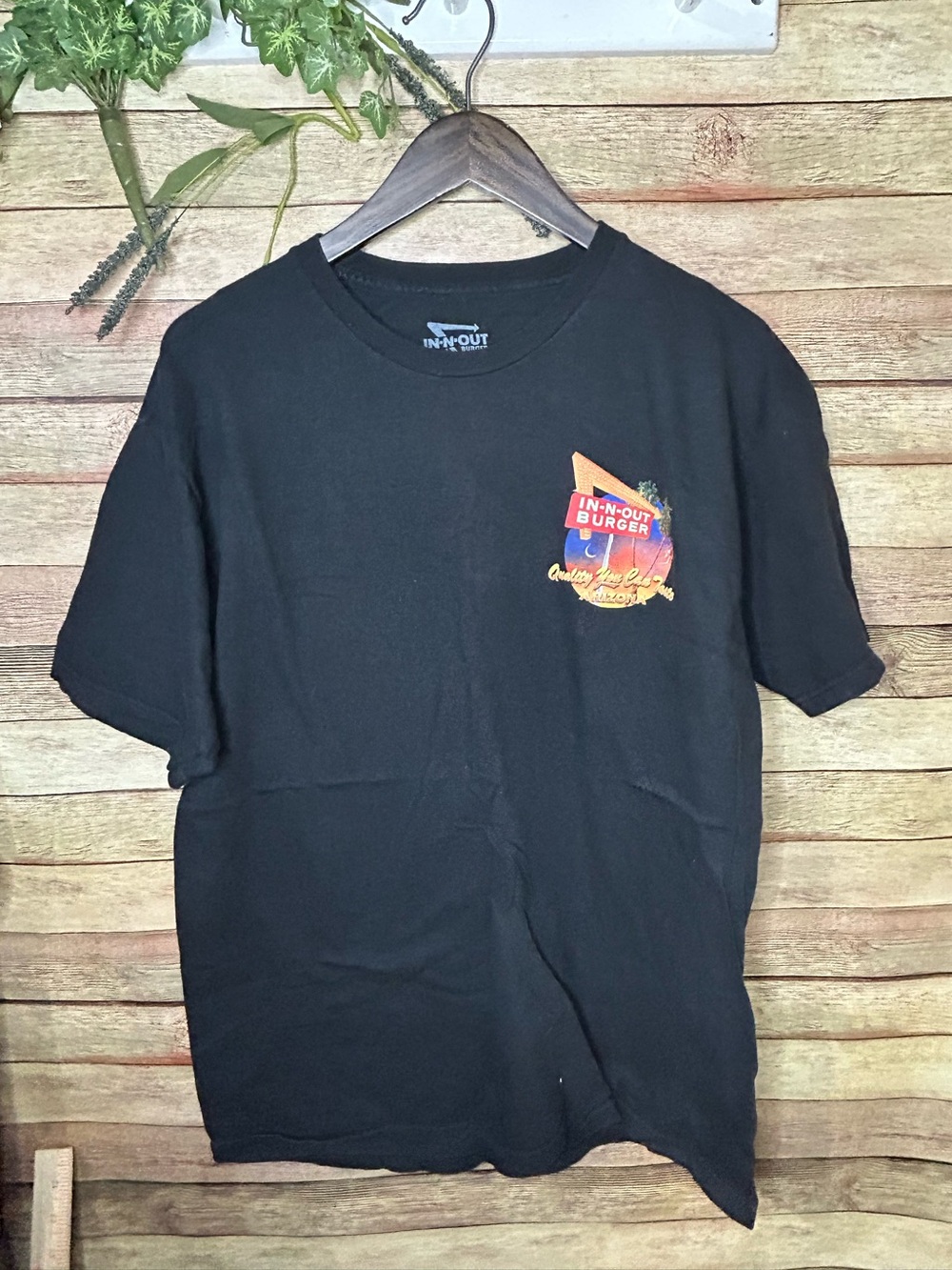 In-N-Out Burger Arizona T-Shirt Race To The Place Graphic Tee Size Large
